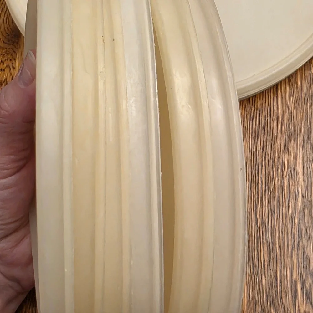 6 Pc Tupperware Vintage Replacement C Lids Sheer White Scalloped Tab 6